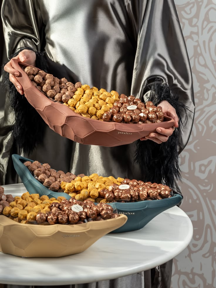 من أعمال شادية بيكري